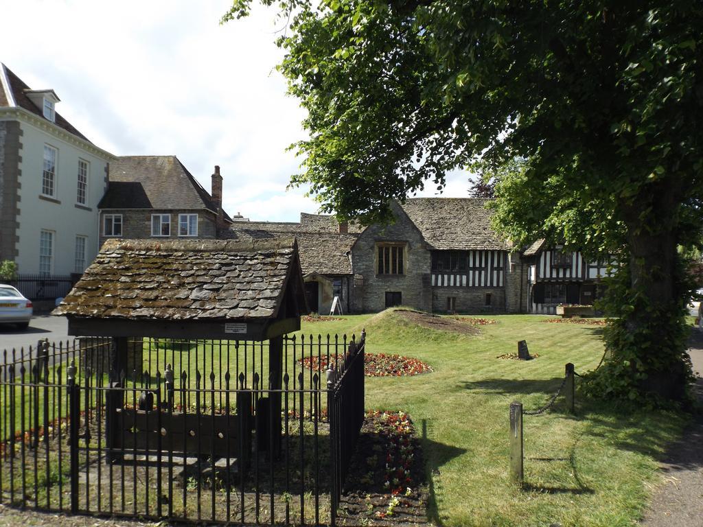 Your Home From Home On The Edge Of The Cotswolds *